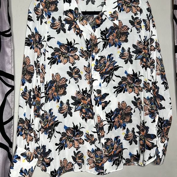 Zara floral, long sleeve, button-down blouse, size large - Picture 5 of 13